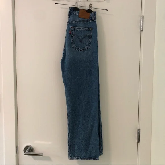 Levi’s Ribcage Jeans - Picture 5 of 6